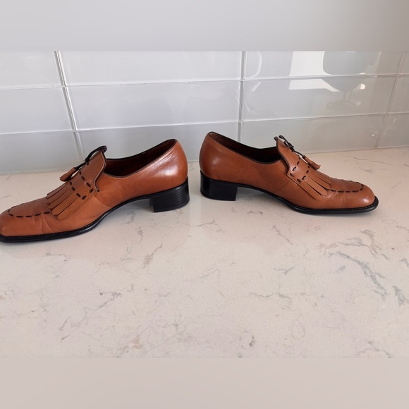 Apostrophe Tan Leather Fringe Loafers - Picture 4 of 8